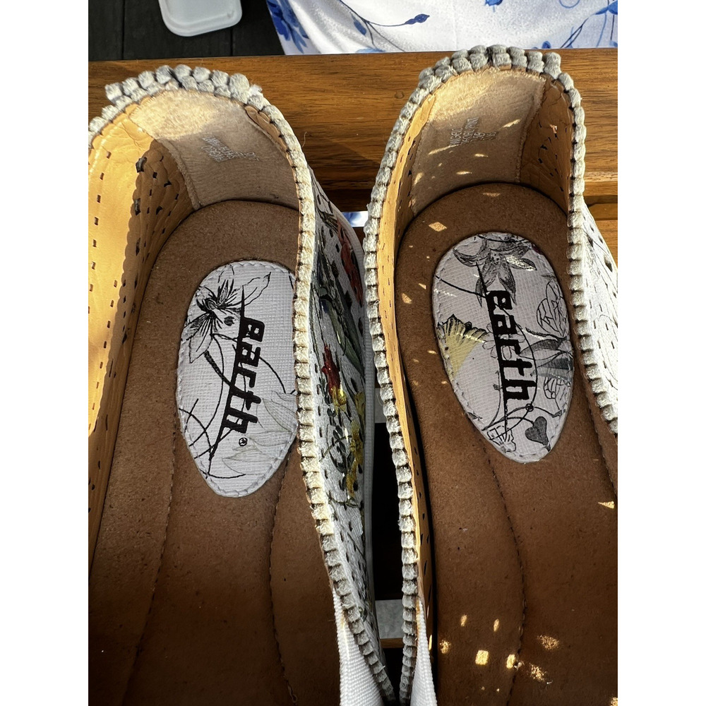 Women's Earth Tangelo White Butterfly Printed Leather Cut Out Sneakers 7.5 B - Picture 6 of 9